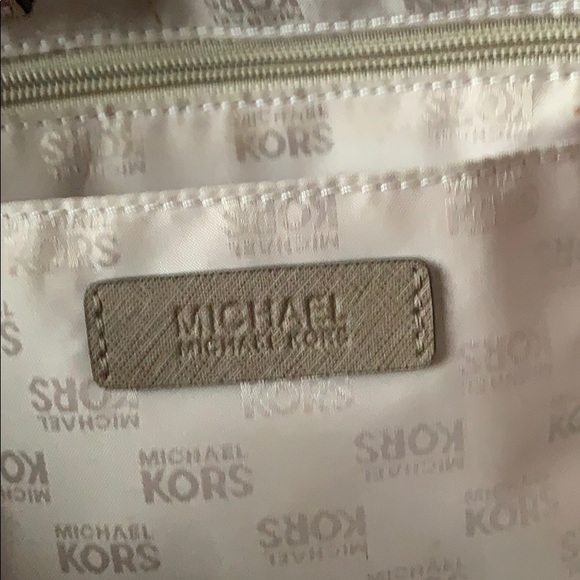 Michael Kors taupe tote hand bag - Picture 5 of 7